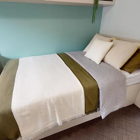 Tranquil Private Bedrooms At Twerton Mill In Bath Exterior photo