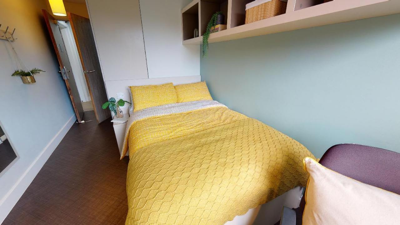 Apartamento Tranquil Private Bedrooms At Twerton Mill In *